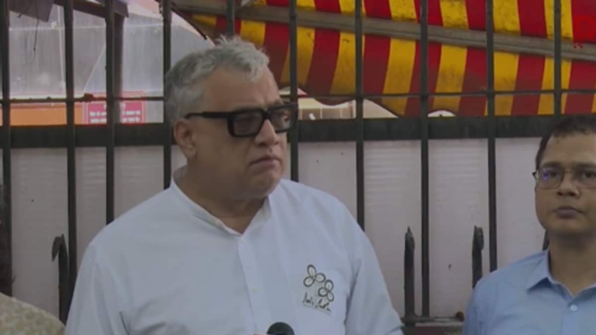 TMC delegation with Derek O'Brien leaving ECI building after a contentious meeting.