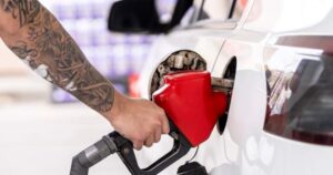 Economists warn that if oil prices hit US$150 a barrel, both Canadian and U.S. consumers face a mild economic downturn. A BMO report details the severe impact.