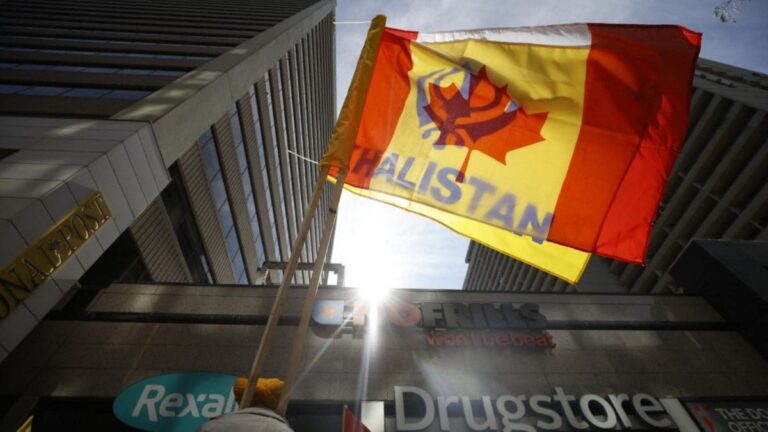 A photograph showing demonstrators supporting Khalistan in front of the Consulate General of India in Toronto.