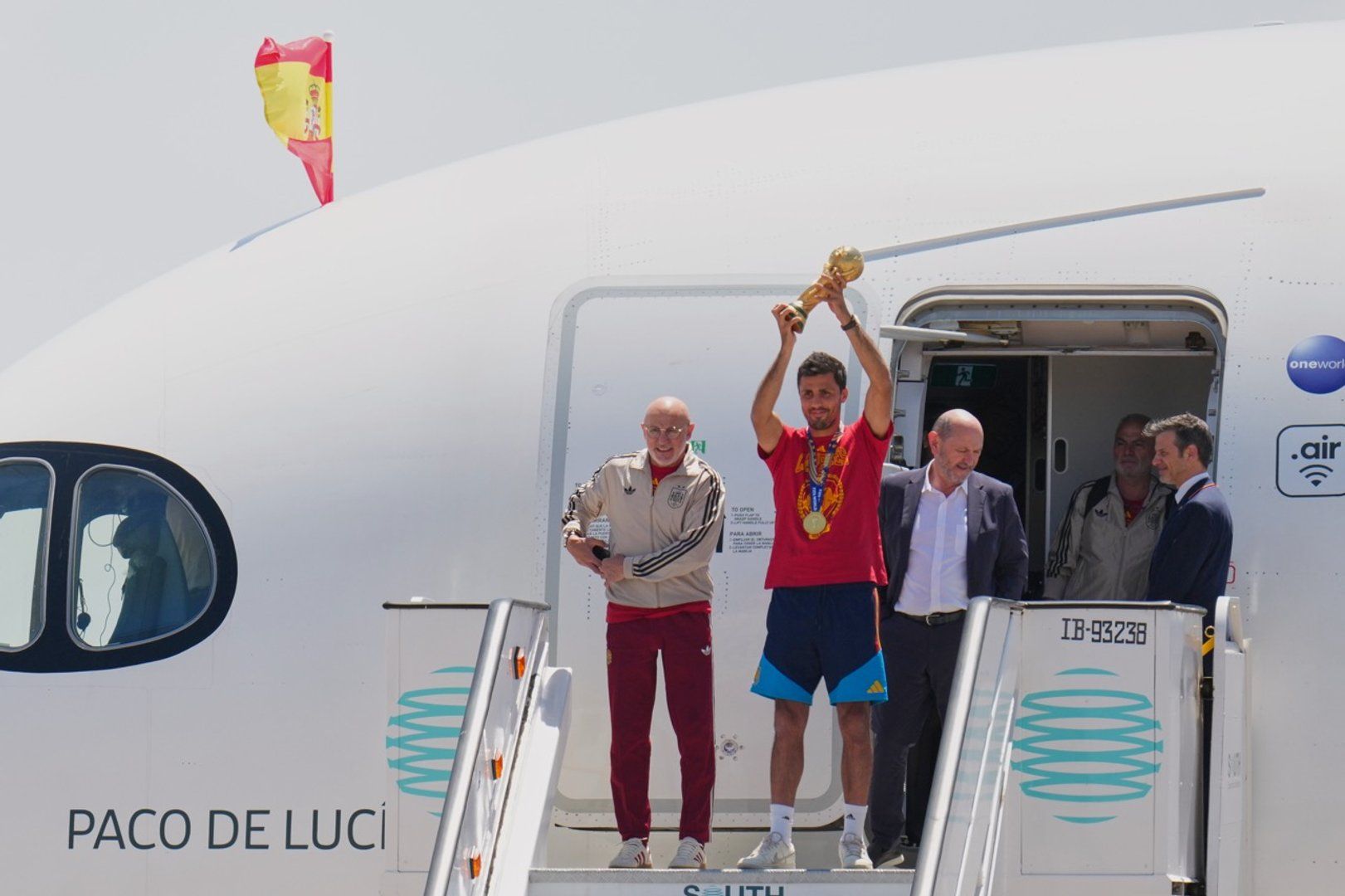 Spain World Cup team returns to Madrid with the trophy.