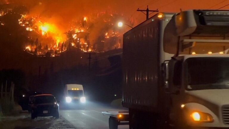 Okanagan wildfire forces thousands to evacuate