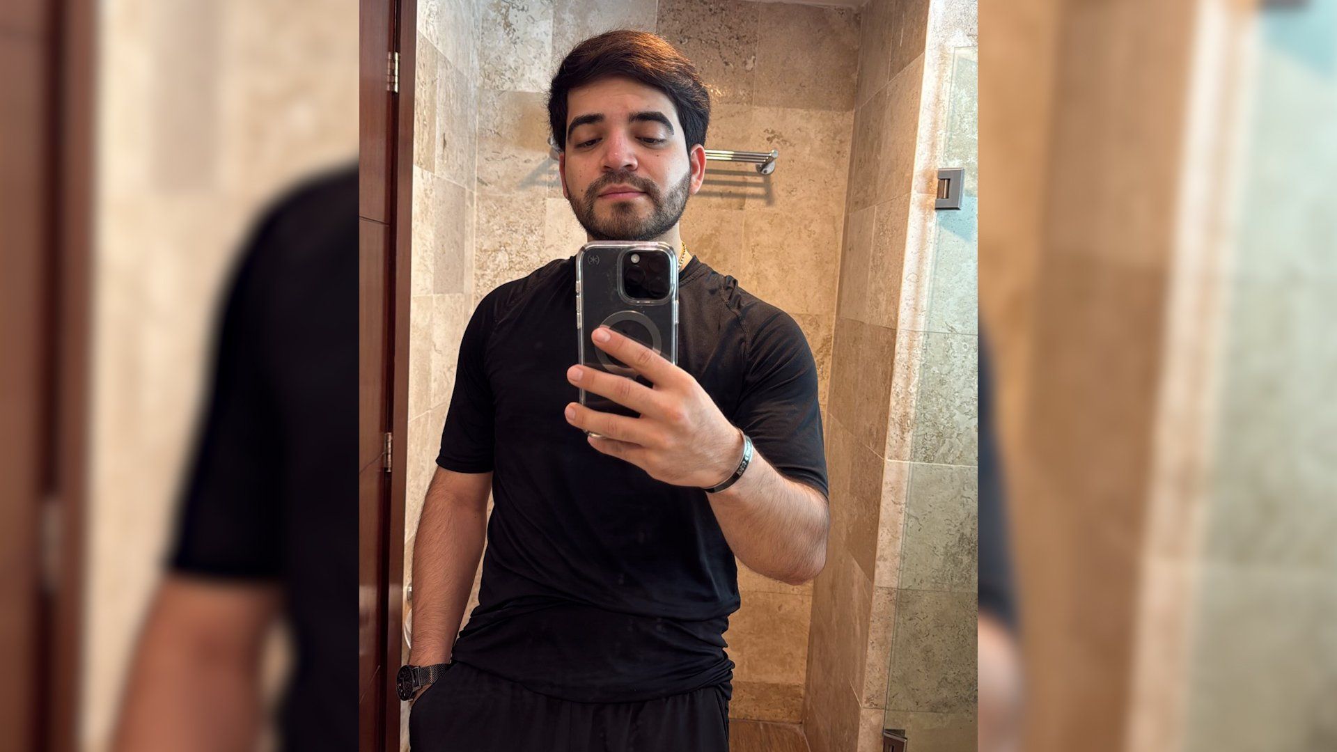 Image of a news report about a Mexican influencer shot dead
