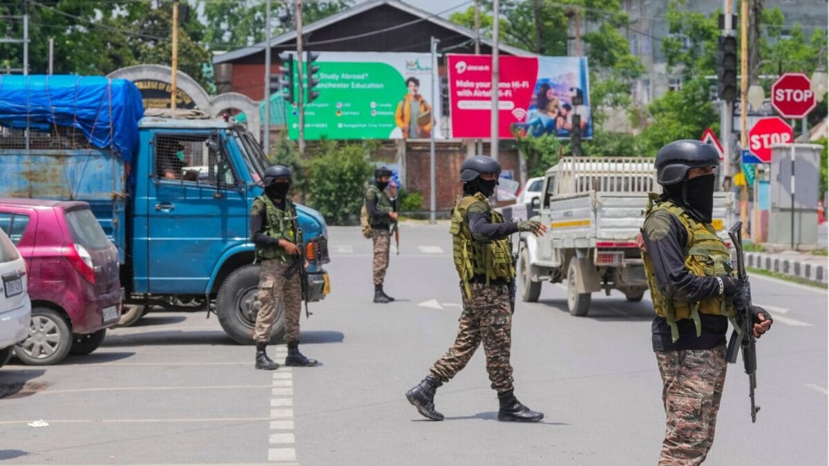 Image for representation: Security forces engaged in anti-terror operation in Jammu and Kashmir.