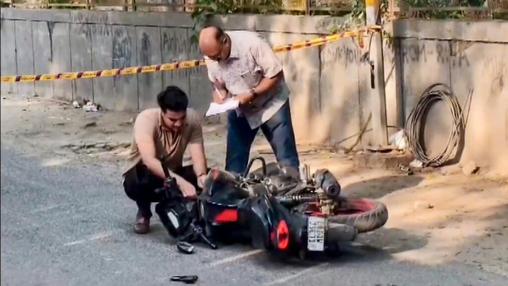 Police conducting an investigation at the scene of the Delhi park crime.