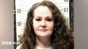 A photograph showing the legal and medical controversy surrounding the failed execution attempt of Christa Pike in Tennessee.