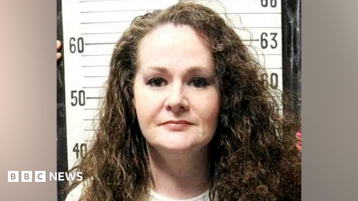 A photograph showing the legal and medical controversy surrounding the failed execution attempt of Christa Pike in Tennessee.