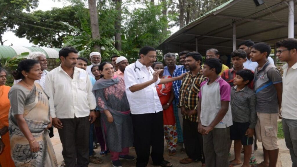 Dr. Ramana Rao providing free medical services at his Sunday clinic in Bengaluru.