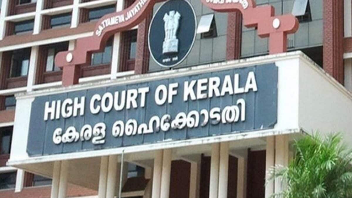 Kerala High Court ruling regarding Indian visa applications for Pakistani nationals.
