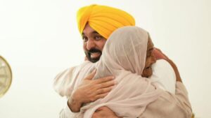 Punjab Chief Minister Bhagwant Mann overseeing the financial distribution for the Mawan Dheeyan Satkar Yojna.